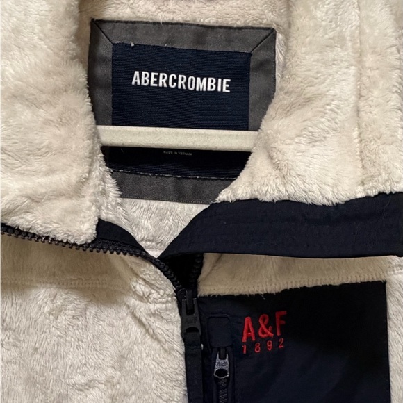 Abercrombie & Fitch Cream and Black Fleece Jacket - Picture 2 of 4